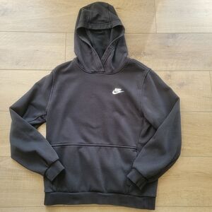 Nike Boys Size XL Black Sportswear Club Fleece Pullover Hoodie.